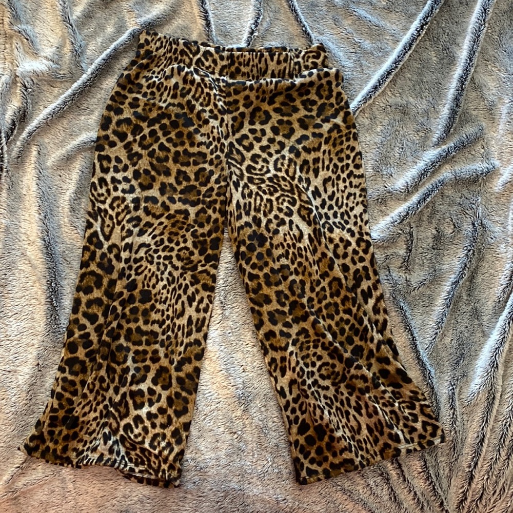 NWOT Timing leopard print culottes